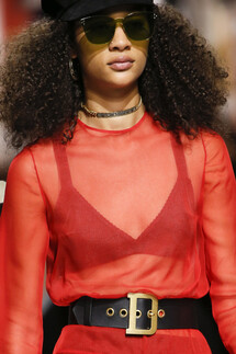 Details Christian Dior , Details Dior Fall 2018 Ready-to-Wear , Детали показа Кристиан Диор , Детали показа Диор осень зима 2018 , Fashion show , неделя моды в Париже , PFW , Мария Грация Кьюри , Mainstyles